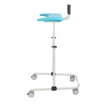 Vysoké chodítko s podpůrnou deskou – boční pohled