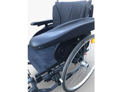 Invalidní vozík Invacare Action 4 NG - ovládání na pravou ruku č. 176